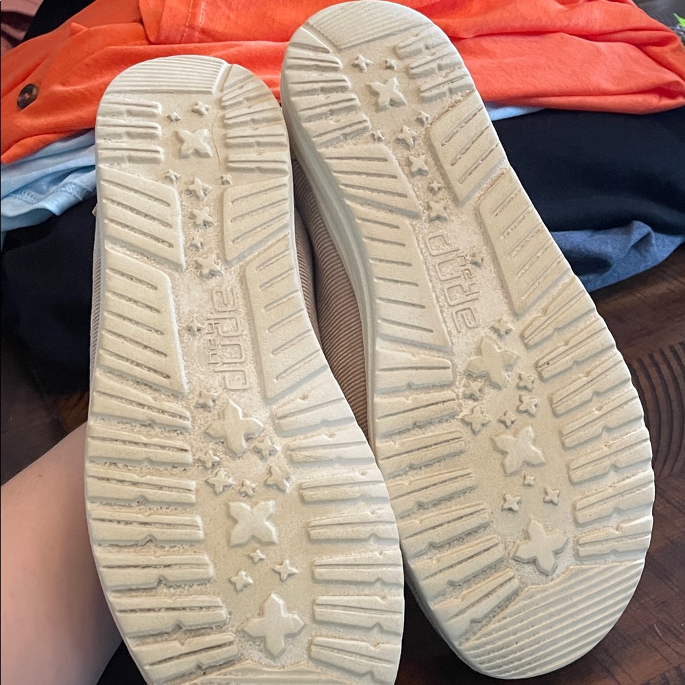 Hey Dude Women's Tan Corduroy Shoes - Picture 5 of 6